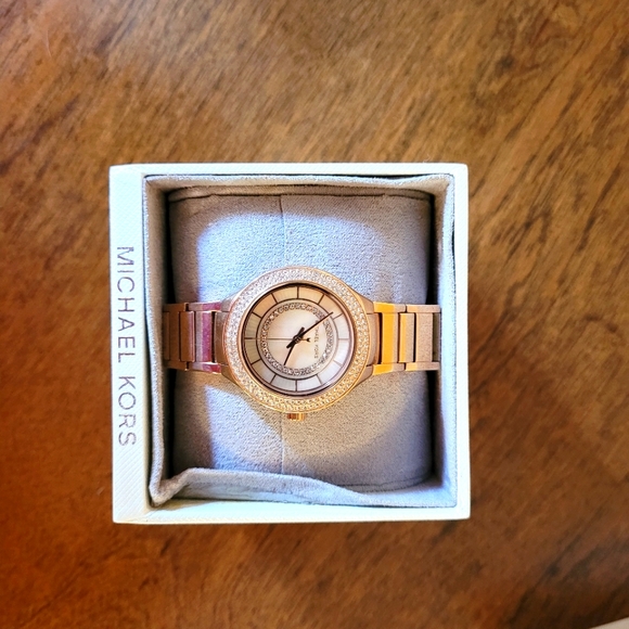 Brand New - Micheal Kors Rose Gold Watch - Picture 6 of 6